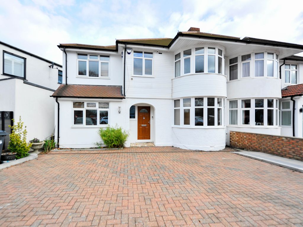 4 bed semidetached house to rent in Harlington Road East, Feltham TW14