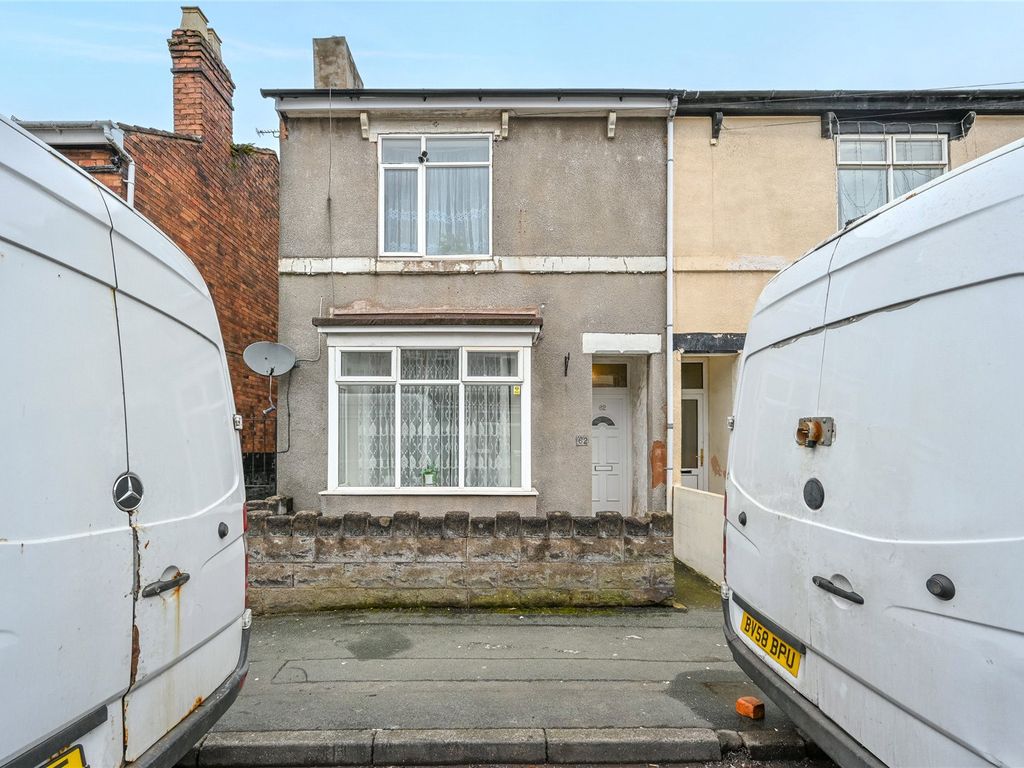3 bed semidetached house for sale in Rayleigh Road, Pennfields