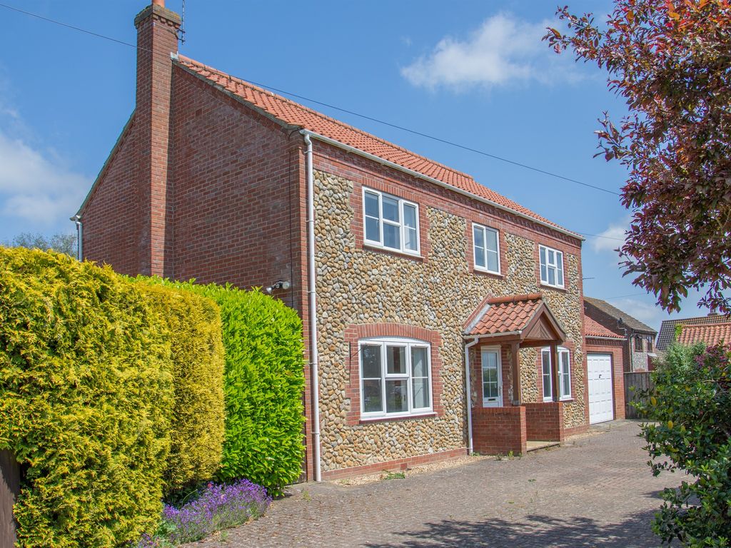 4 bed detached house for sale in The Street, Hindolveston, Dereham NR20
