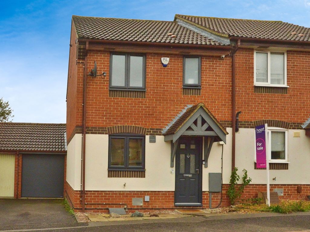 3 bed semidetached house for sale in Grosmont Close, Emerson Valley