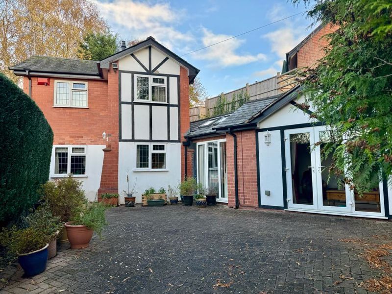 2 bed detached house for sale in Hafod Road, Hereford HR1, £350,000