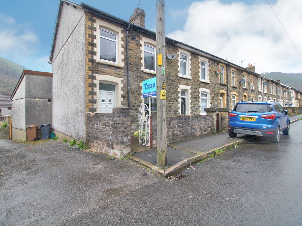 3 bed end terrace house for sale in North Road, Pontywaun, Cross Keys