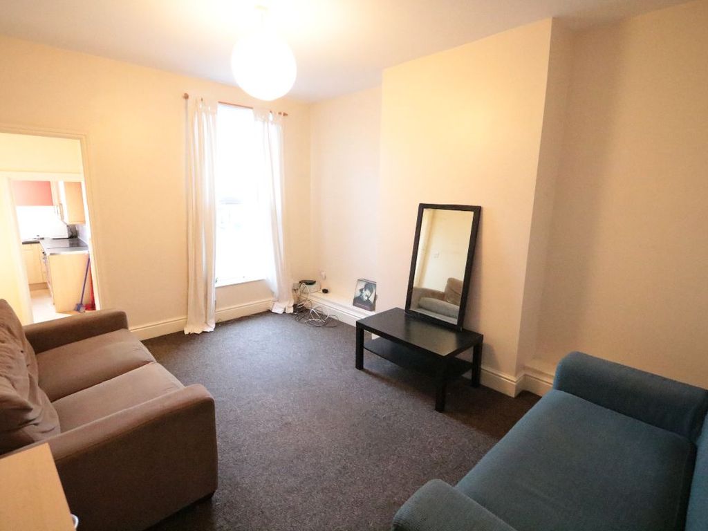2 bed flat to rent in Wilbraham Road, Chorlton Cum Hardy, Manchester