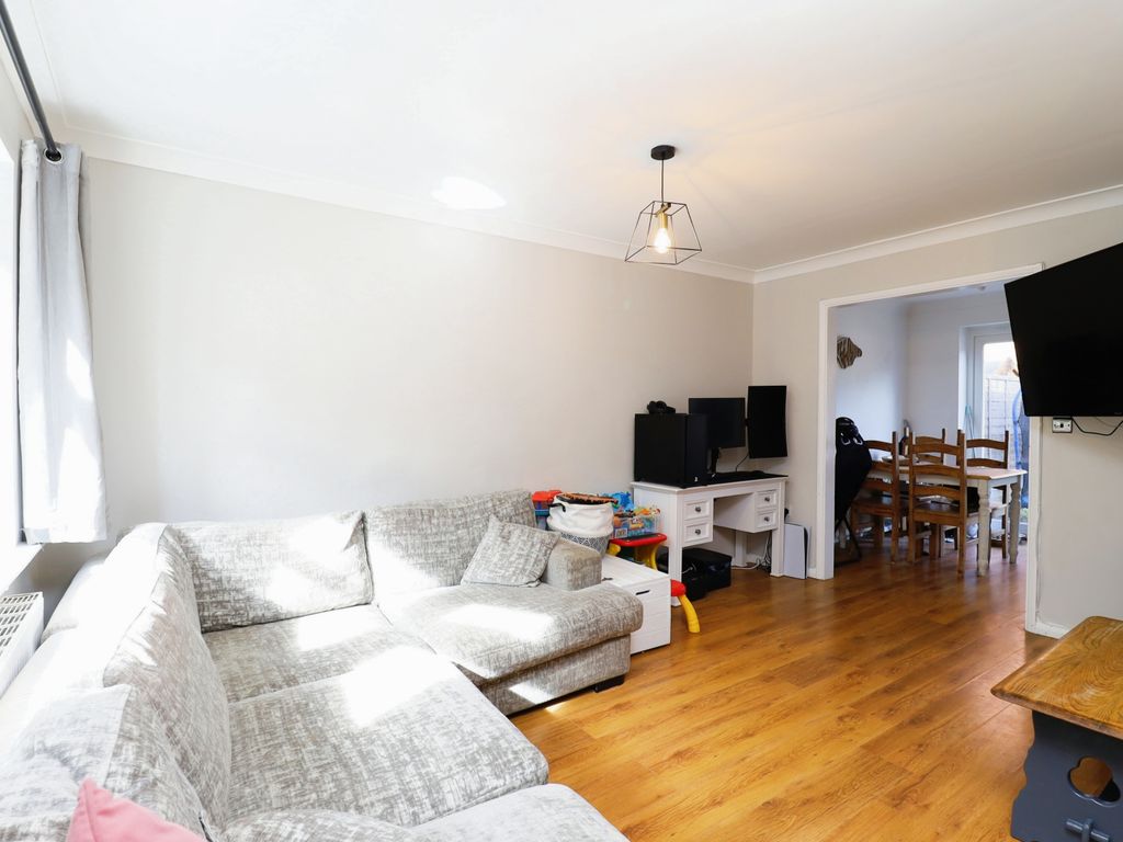 3 bed semidetached house for sale in Nelson Drive, Cowes PO31 Zoopla