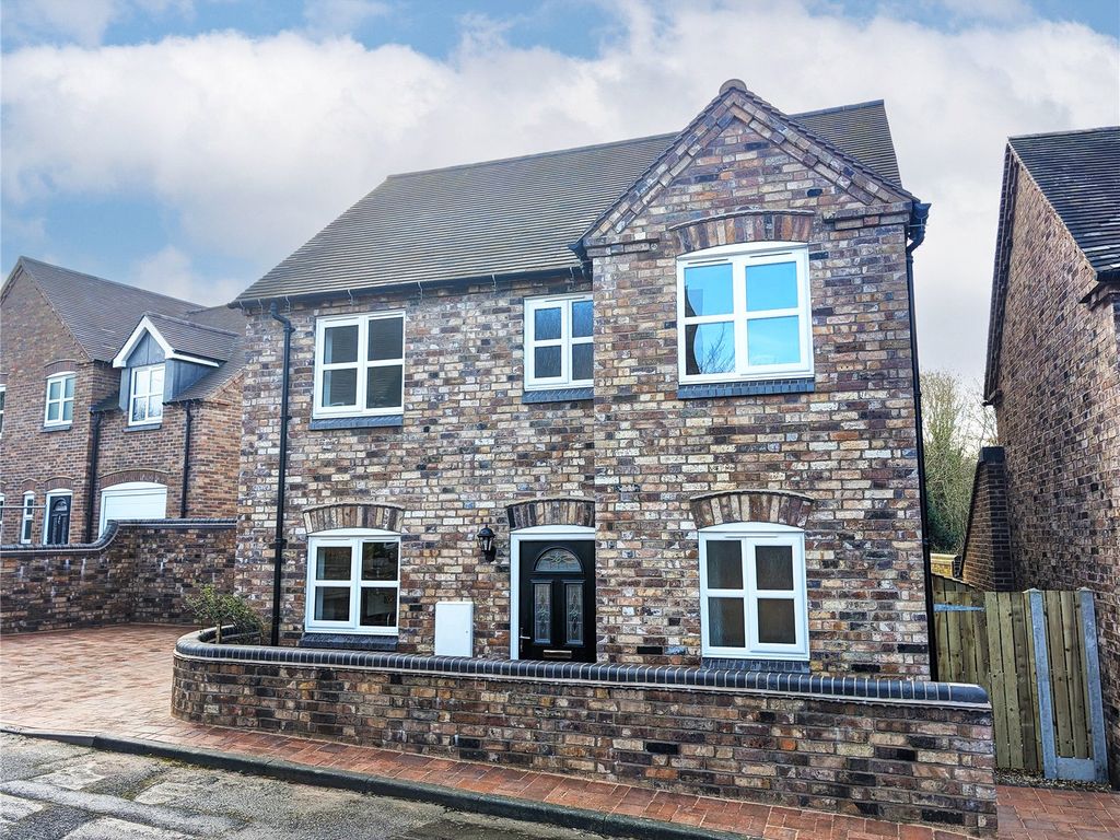 4 bed detached house for sale in Queen Street, Madeley, Telford