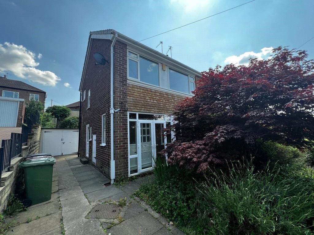 3 bed semidetached house to rent in Woodhill Gardens, Cookridge, Leeds