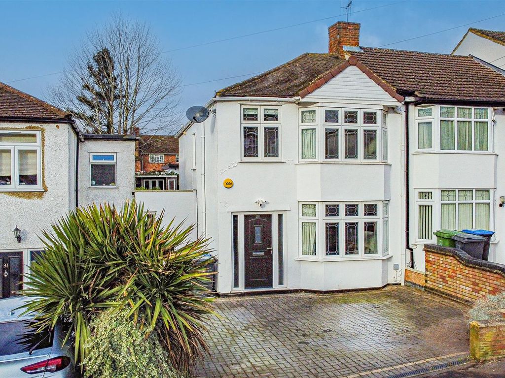 3 bed semidetached house for sale in Oliver Road, Hemel Hempstead HP3