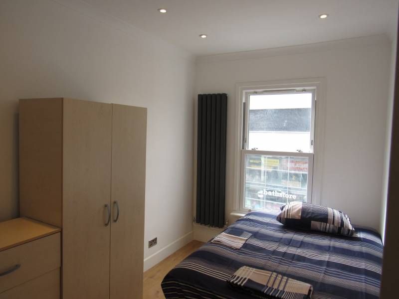 Room to rent in High Road, Finchley N12 Zoopla