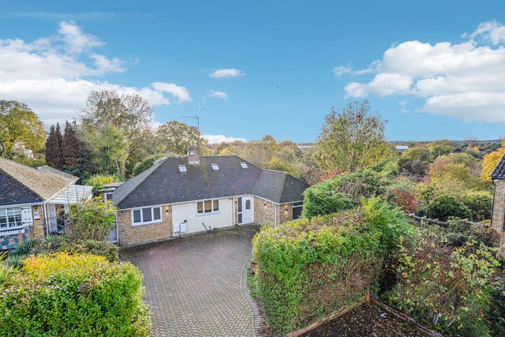 4 bed detached house for sale in Beacon Close, Uxbridge, Middlesex UB8