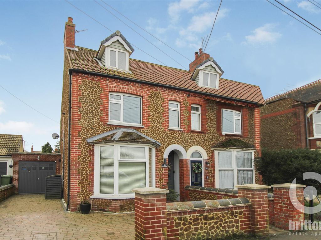 3 bed semidetached house for sale in Neville Road, Heacham, King's
