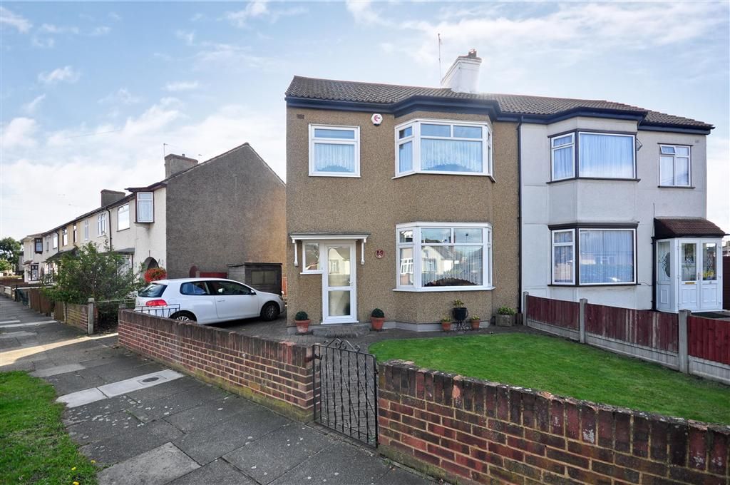 Property Details For Willow Room Willow Street Romford Rm7