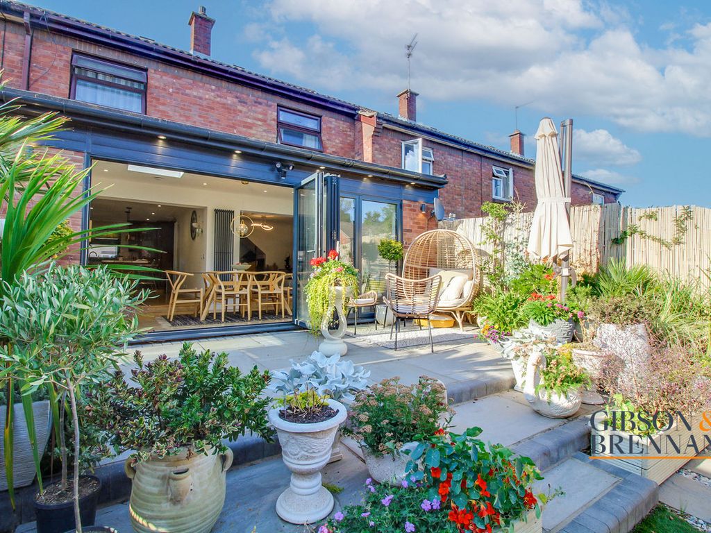 3 bed terraced house for sale in Hollands Walk, Basildon SS16 Zoopla