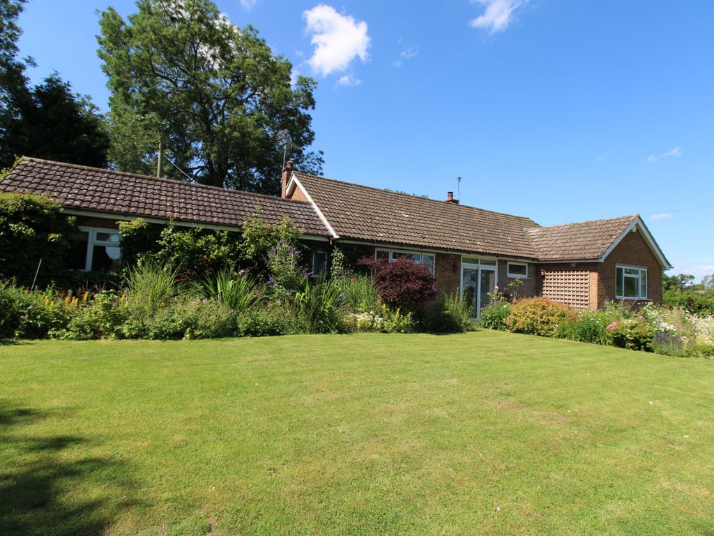 3 bed detached bungalow for sale in Watt Lane, Peatling Magna