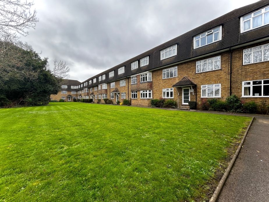 2 bed flat to rent in Sutton Common Road, Sutton SM1, £1,550 pcm Zoopla