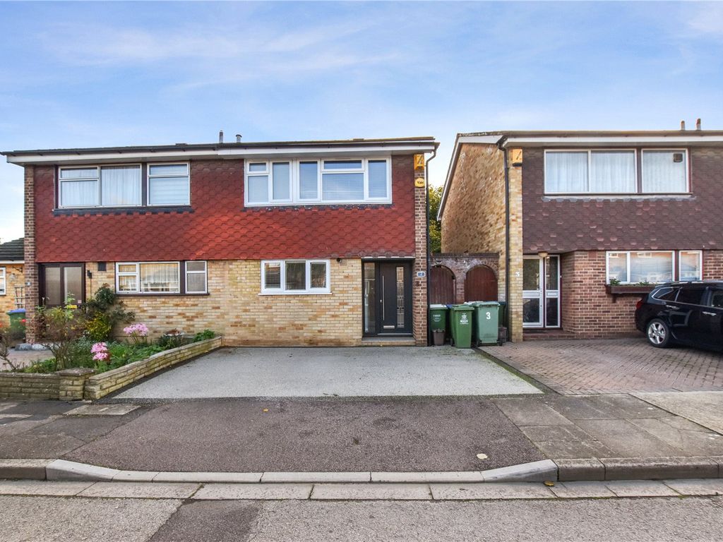 3 bed semidetached house for sale in Birchington Close, Bexleyheath