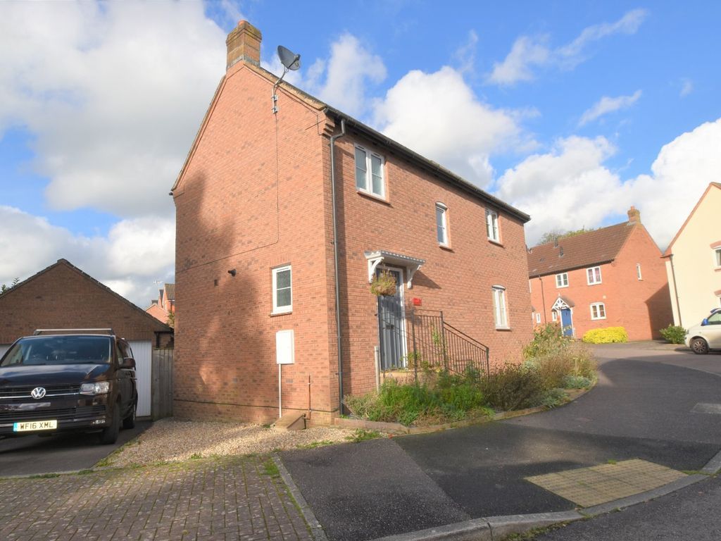 Kestrel Close, Tiverton, Devon EX16  