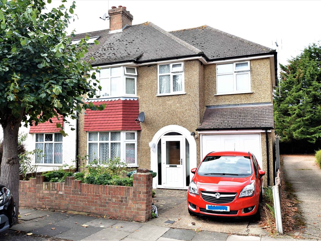 4 bed semidetached house for sale in St. Hildas Avenue, Ashford