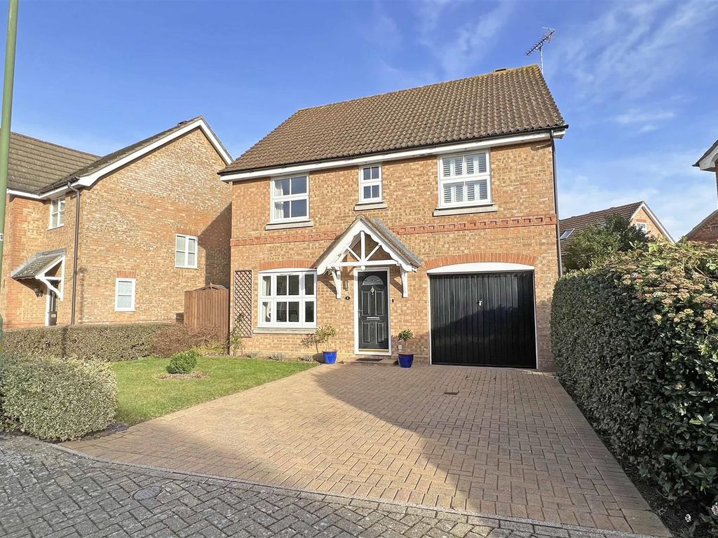 4 bed detached house for sale in Hidcote Way, Great Notley, Braintree