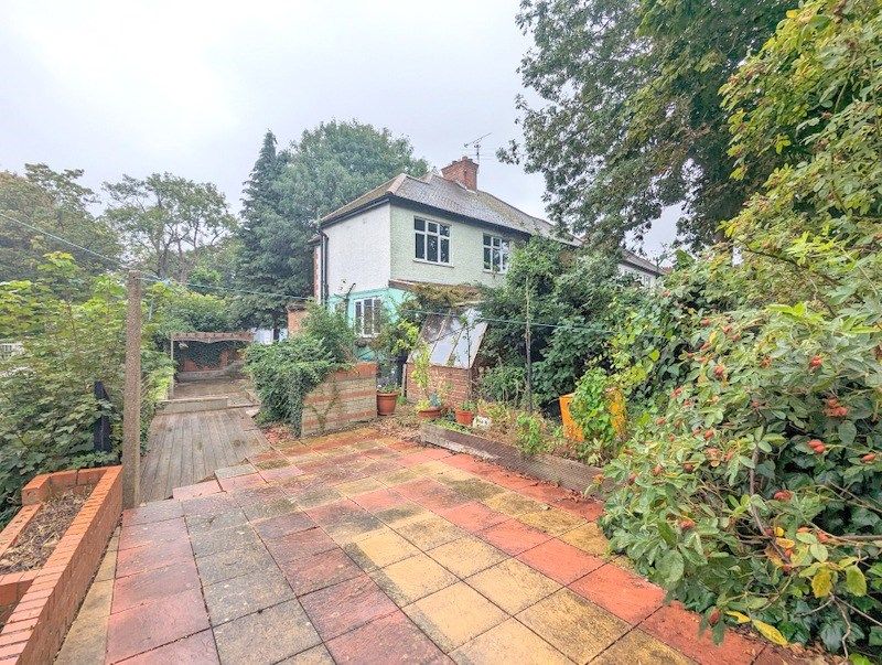 1 bed for sale in River Gardens, Feltham TW14, £225,000 Zoopla