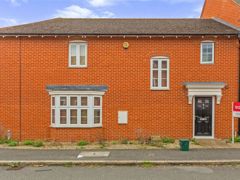 3 bed terraced house for sale in Petronel Road, Aylesbury HP19, £