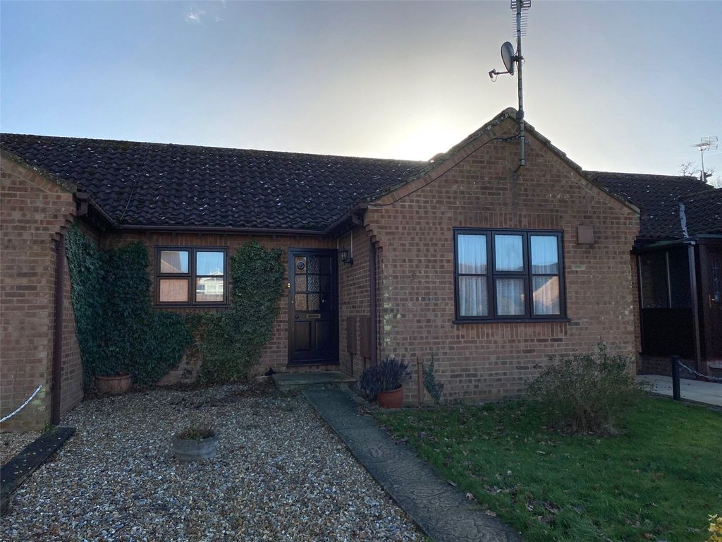 2 bed bungalow for sale in Poplar Close, Downham Market, Norfolk PE38 Zoopla