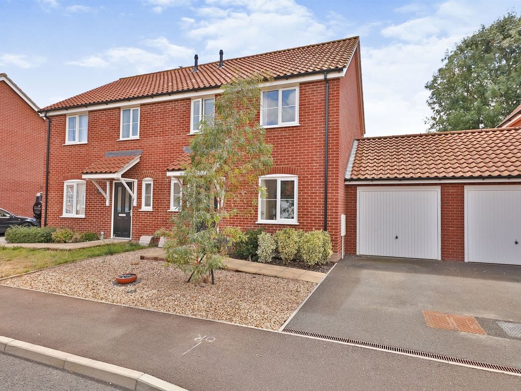 3 bed semidetached house for sale in Adcock Road, Watton, Thetford IP25 Zoopla