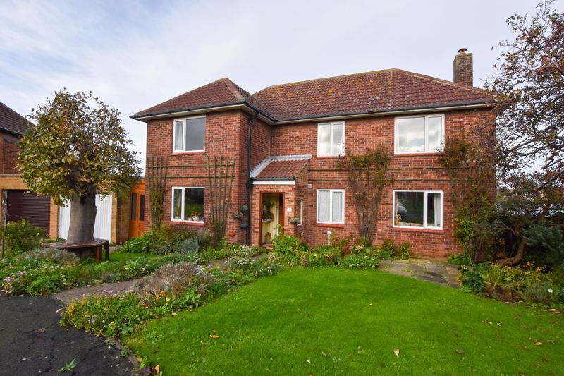 4 bed detached house for sale in Farm Close, Whitby YO21, £449,950 Zoopla