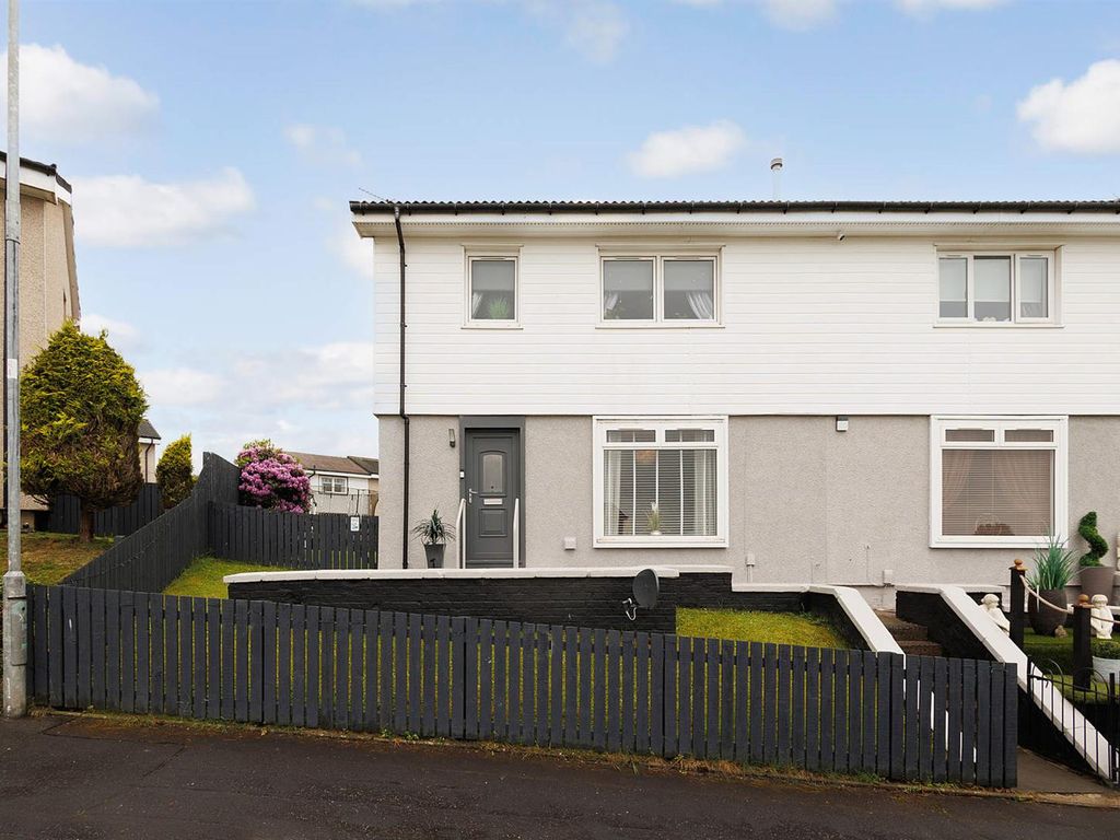 3 bed property for sale in Glendale Crescent, Glasgow G64