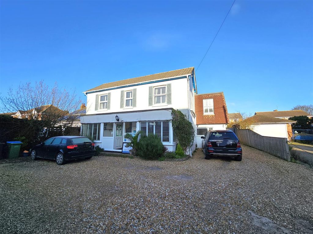 8 bed detached house for sale in Station Road, Park Gate, Southampton