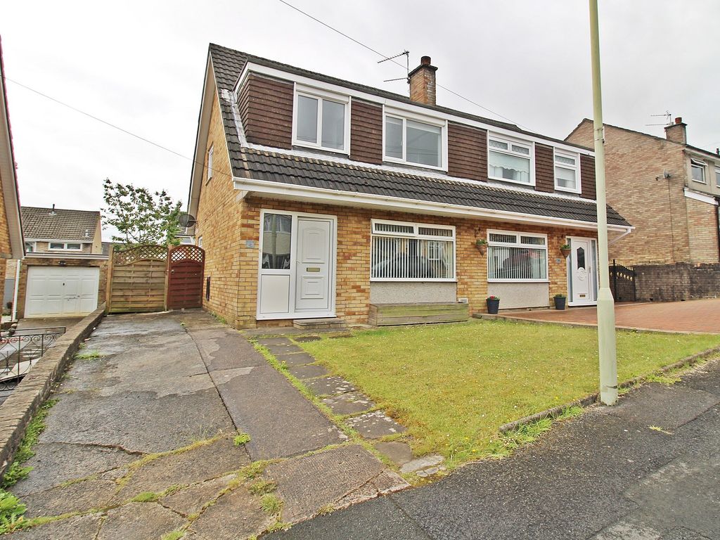 3 bed semidetached house for sale in Claverton Close, Beddau