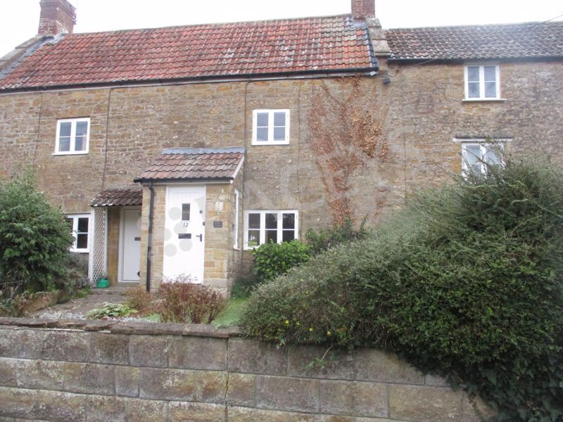 2 bed property to rent in Queen Street, Tintinhull, Yeovil BA22, £950