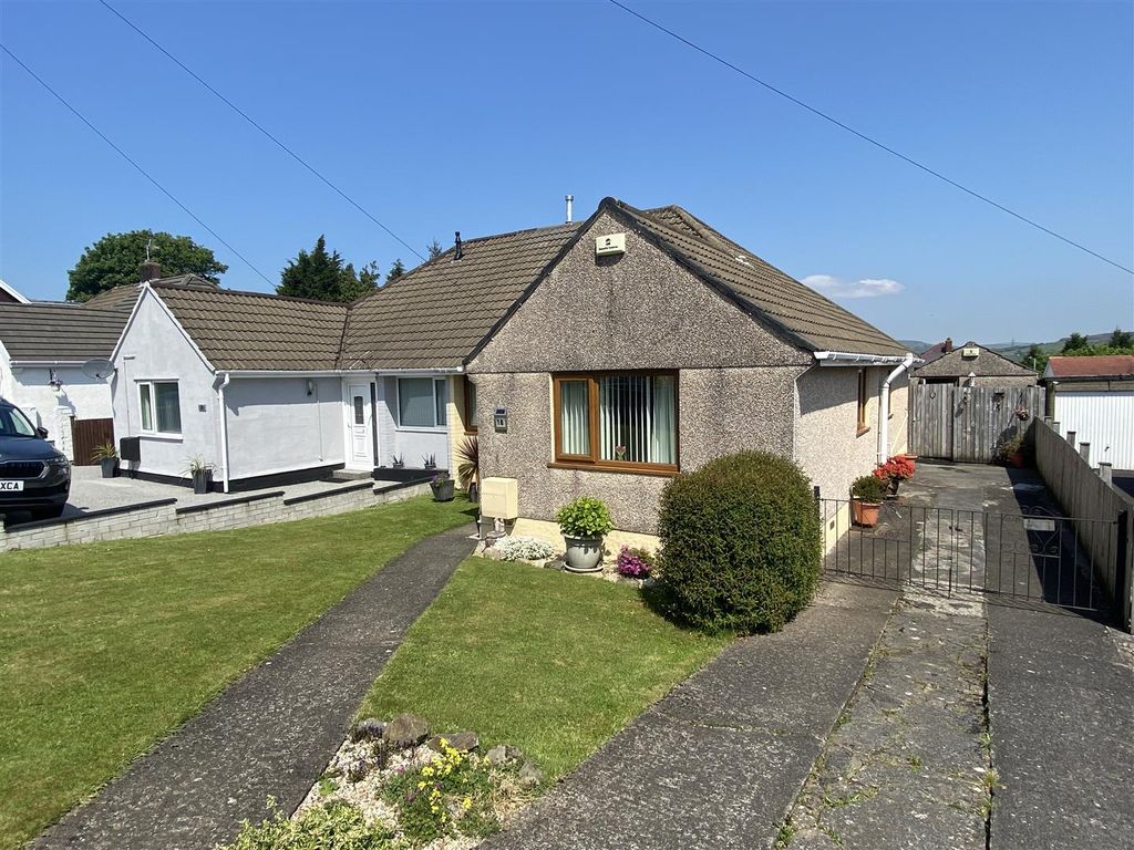 3 bed semidetached bungalow for sale in Penrhiw Road, Morriston
