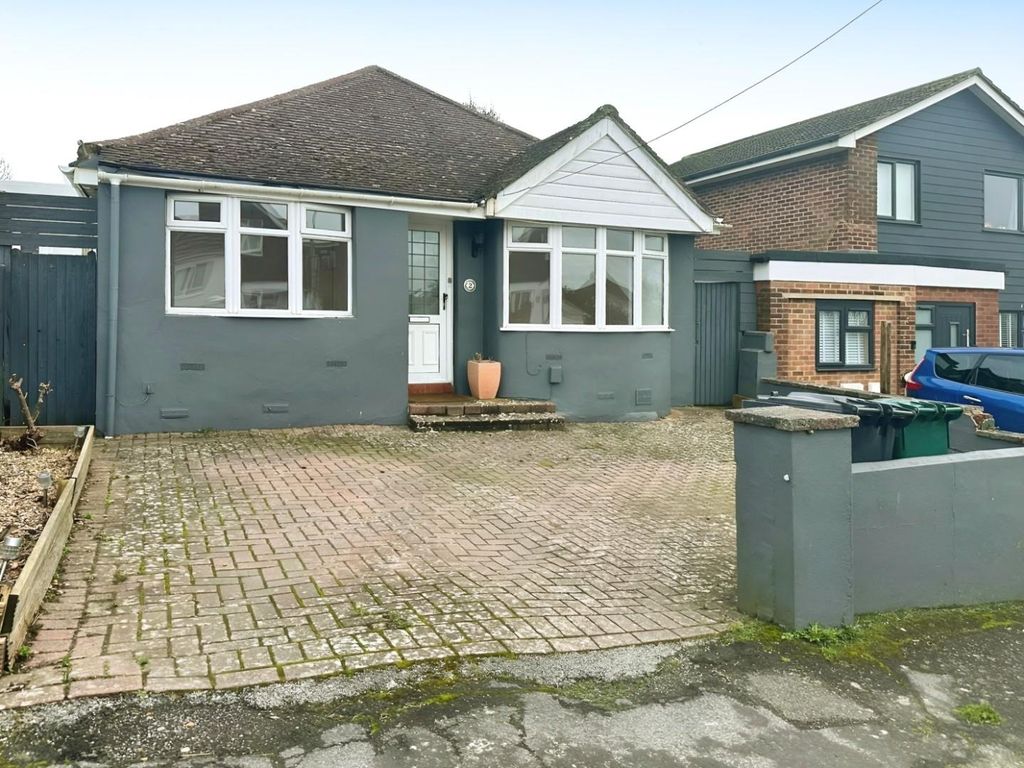3 bed bungalow for sale in Rosebery Avenue, Brighton BN2, £375,000 Zoopla