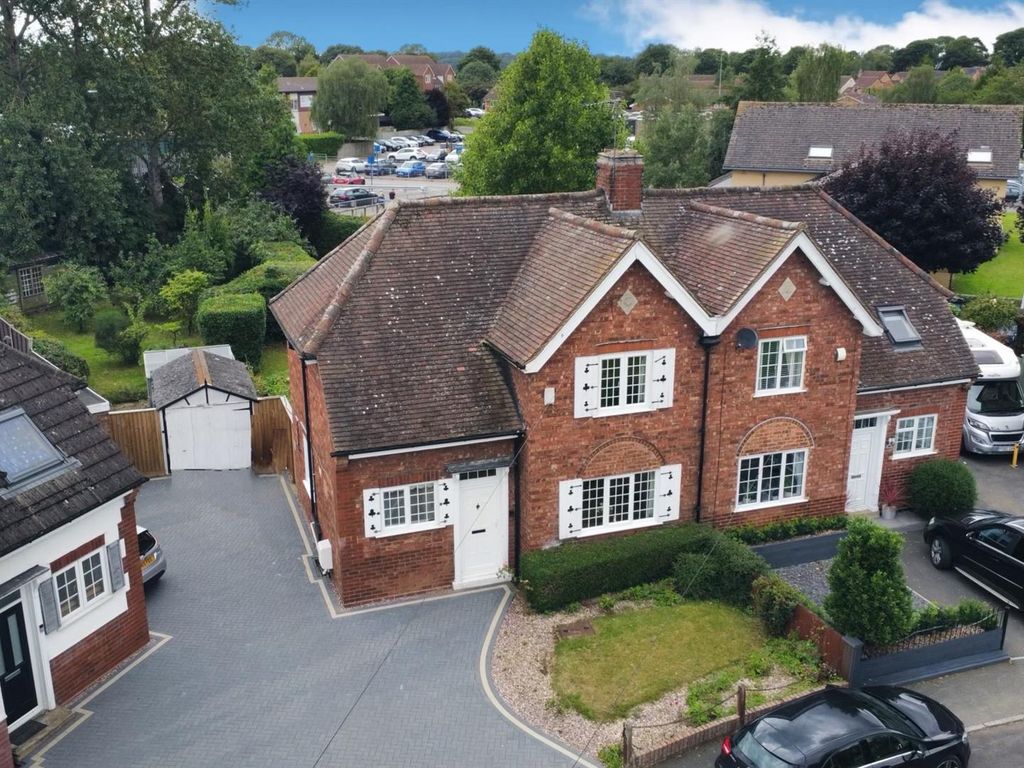 3 bed semidetached house for sale in Legion Crescent, Kettering NN16