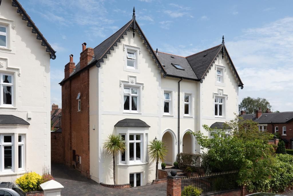 5 bed semidetached house for sale in Wentworth Road, Harborne