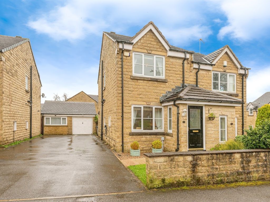 2 bed semidetached house for sale in Partridge Drive, Bradford BD6, £