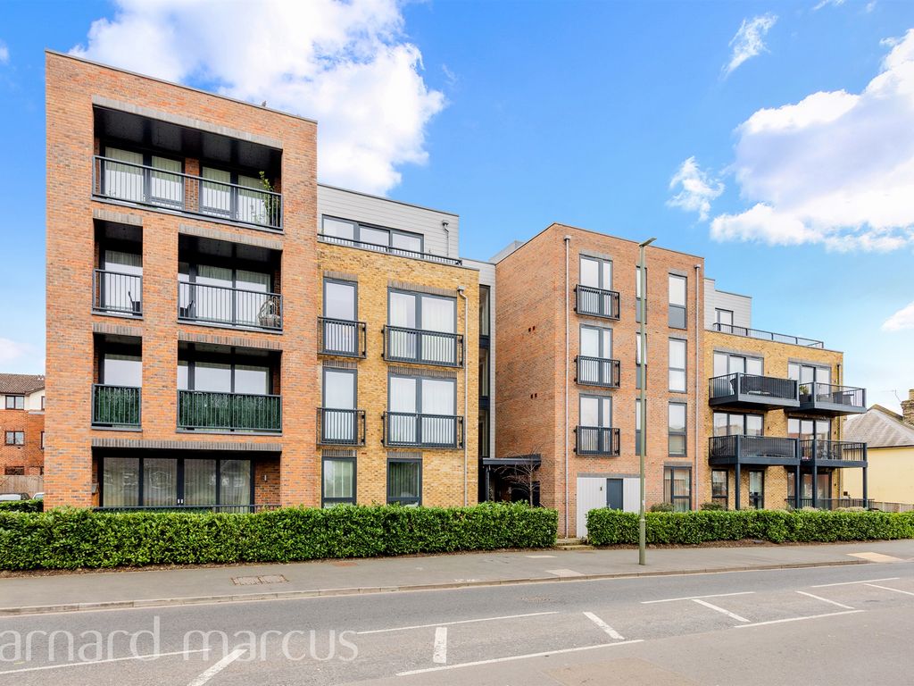 1 bed penthouse for sale in East Street, Epsom KT17, £325,000 Zoopla