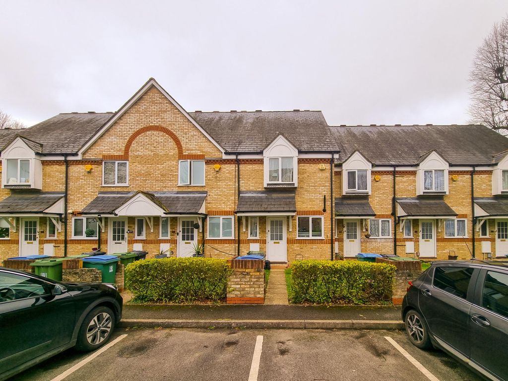 2 bed terraced house to rent in Norbury Avenue, The Reeds Estate, Reeds