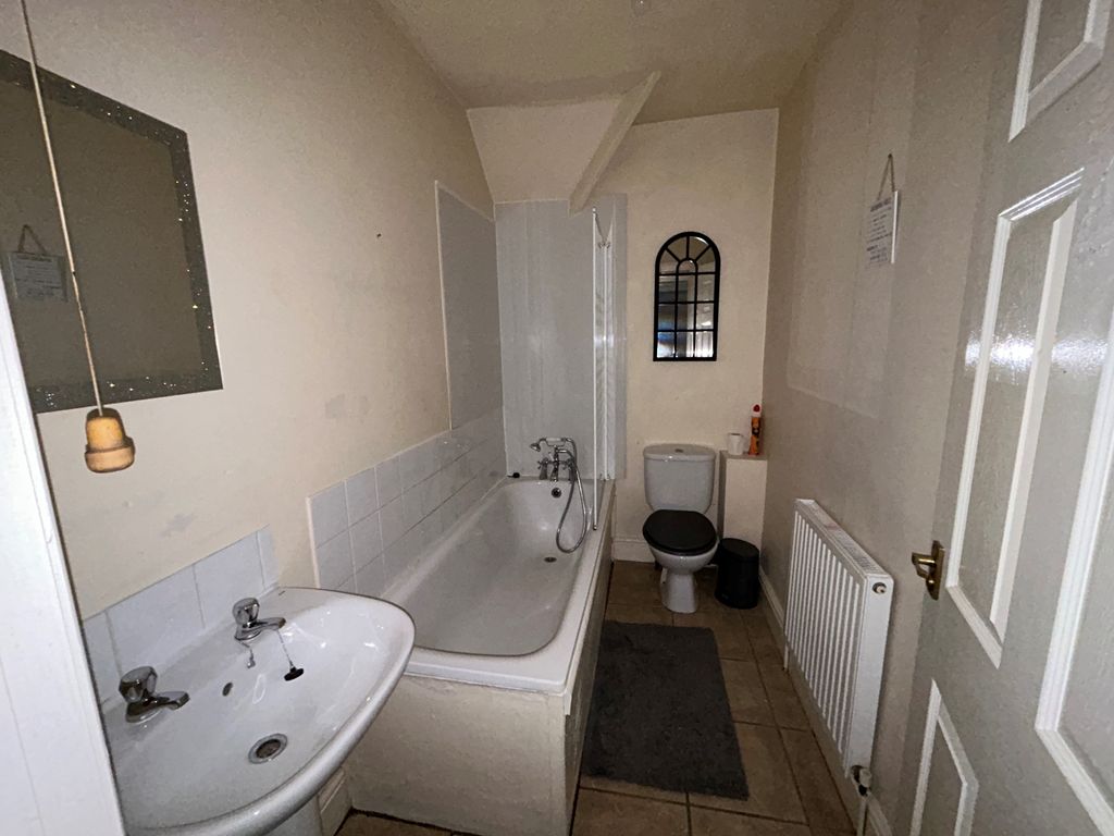 1 bed flat to rent in Bristol Road South, Northfield, Birmingham B31, £