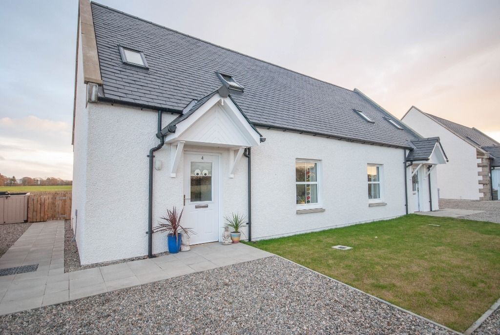 3 bed semidetached house to rent in Stracathro Gate, Brechin, Angus