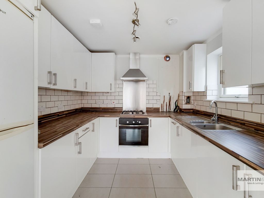2 bed flat for sale in Sanderstead Road, Sanderstead, South Croydon CR2