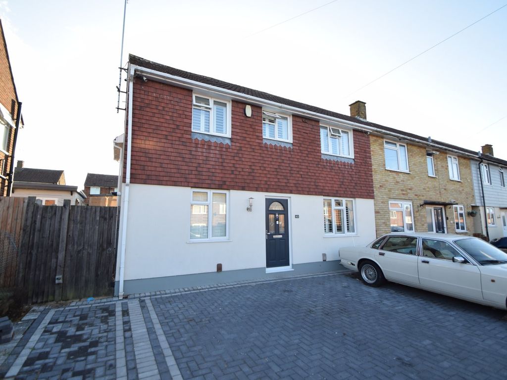 3 bed end terrace house for sale in Thornham Road, Gillingham, Kent ME8