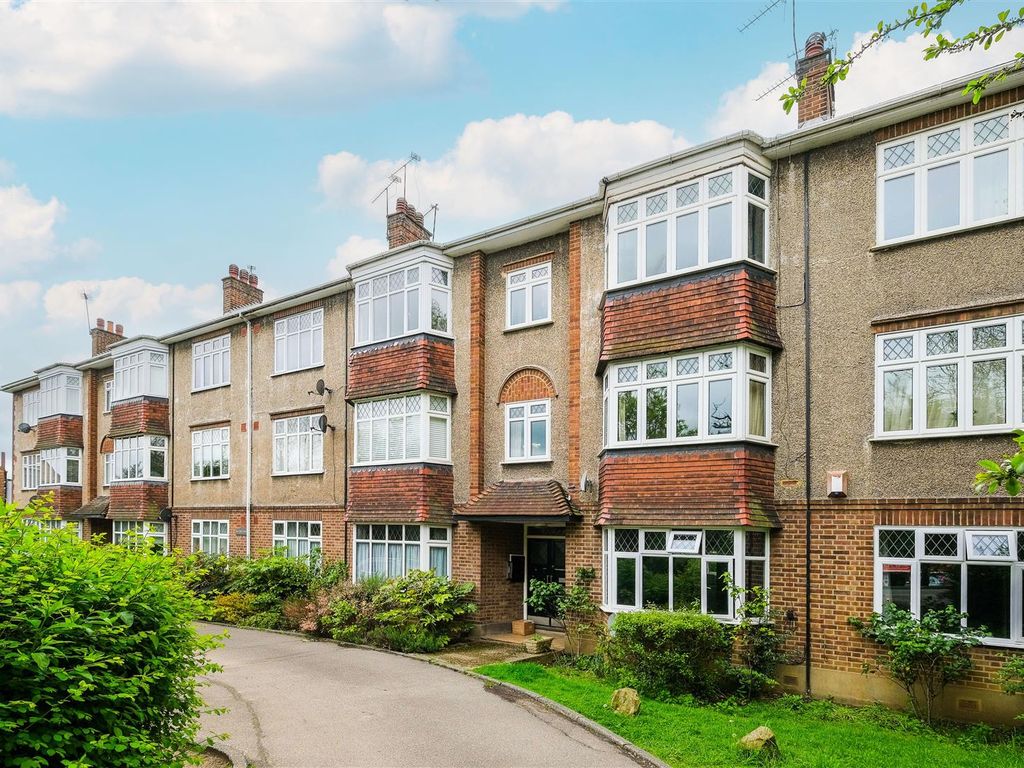 2 bed flat to rent in Goldings Hill, Loughton IG10 Zoopla