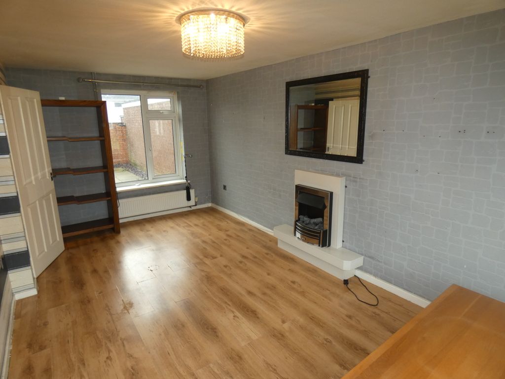 3 bed terraced house to rent in Finch Place, Brindley Ford, StokeOn