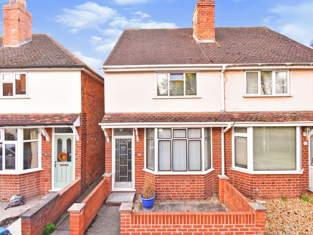 3 bed semidetached house for sale in The Drive, Checketts Lane