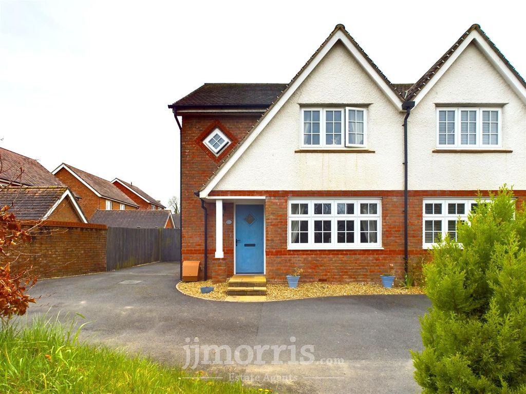 3 bed semidetached house for sale in Parc Llwyn Celyn, St. Clears