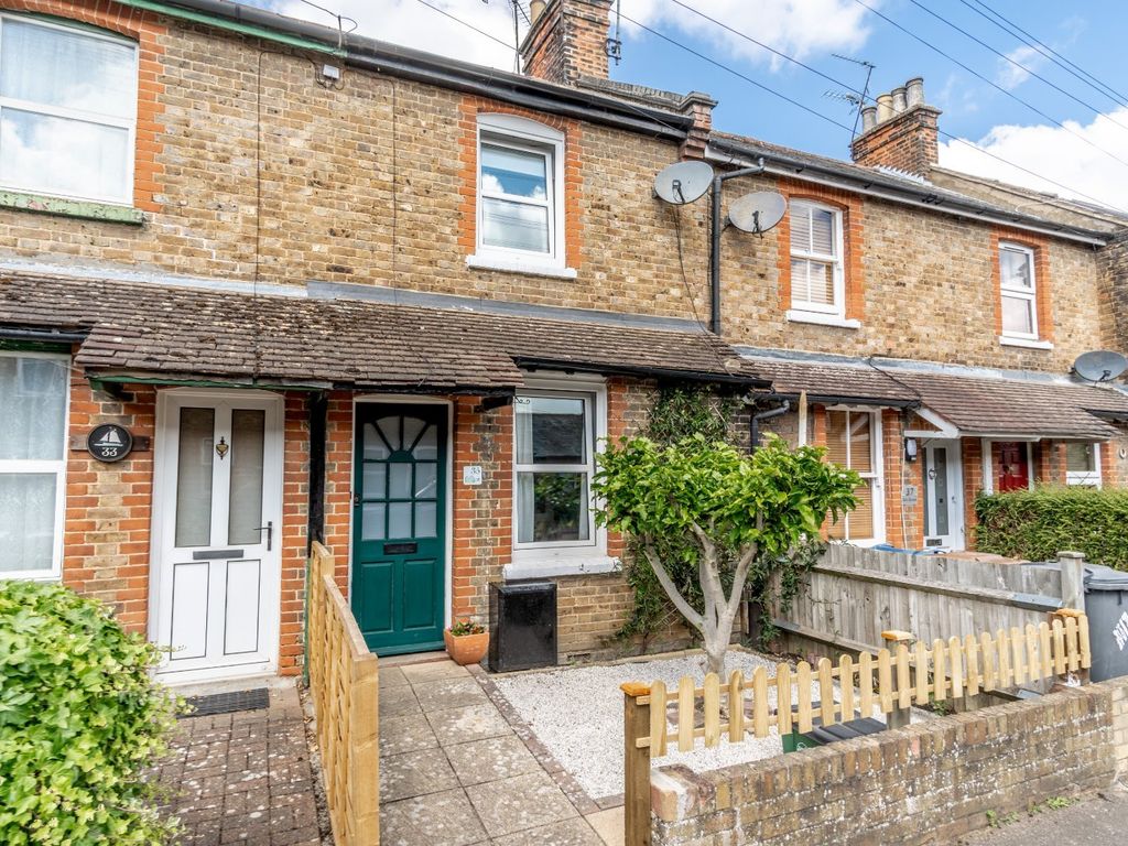 3 bed terraced house to rent in Elm Grove, Stortford CM23, £