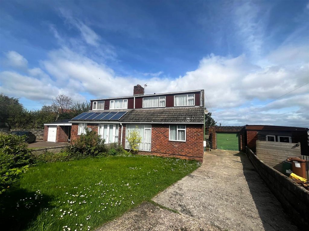 4 bed semidetached house for sale in Romans Way, Bagillt CH6, £200,000