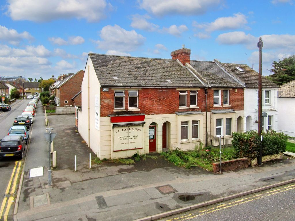 5 bed end terrace house for sale in Hythe Road, Ashford TN24 Zoopla