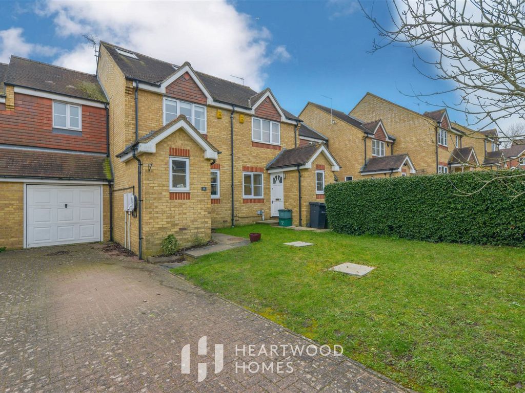 4 bed terraced house for sale in Orient Close, St. Albans AL1, £800,000